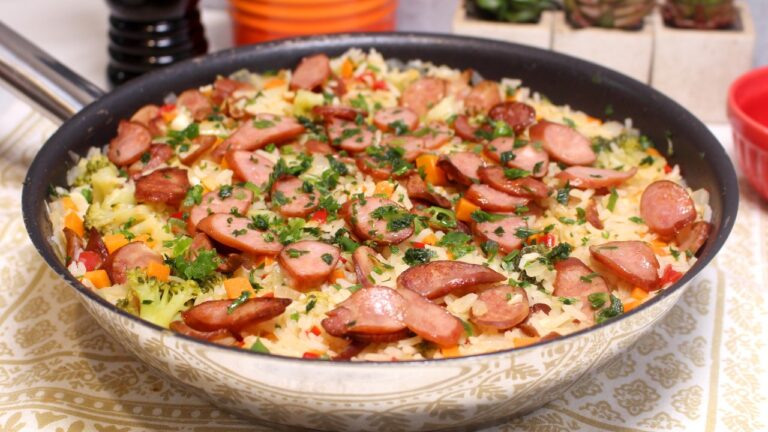 Arroz com Linguiça e Legumes em Uma Panela Só: Receita Fácil e Saborosa
