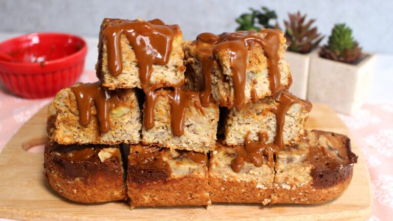 Como Fazer Bolo Rústico de Banana com Doce de Leite Sem Açúcar e Sem Trigo