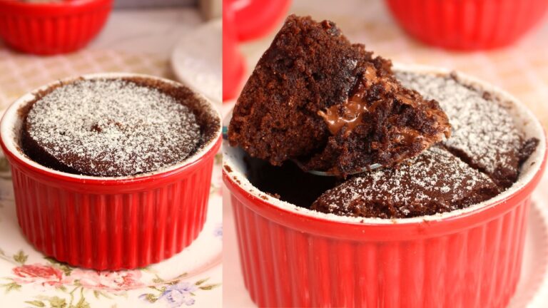 Como Fazer Bolo de Caneca Recheado com Creme de Avelã em 1 Minuto