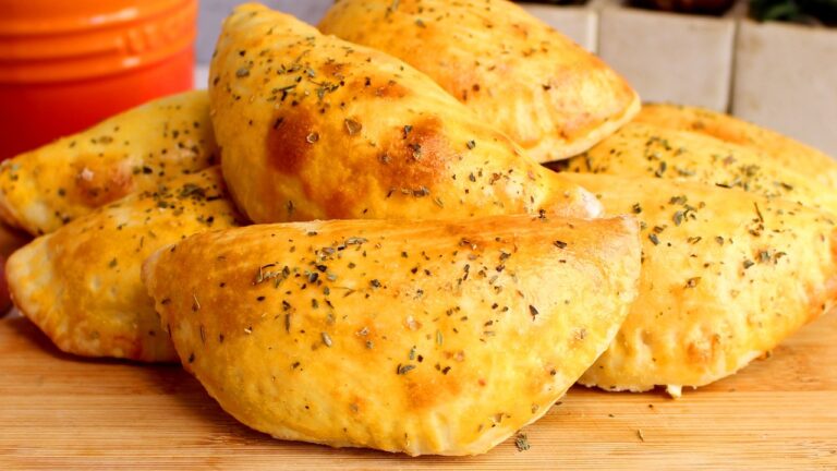 Como Fazer Pastel de Forno de Queijo com Massa que Derrete na Boca
