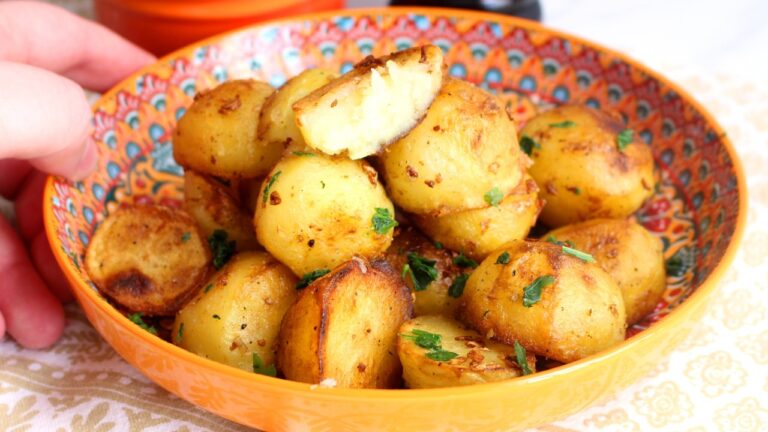 Batata Dourada na Frigideira Crocante e Fácil com Alho e Manteiga